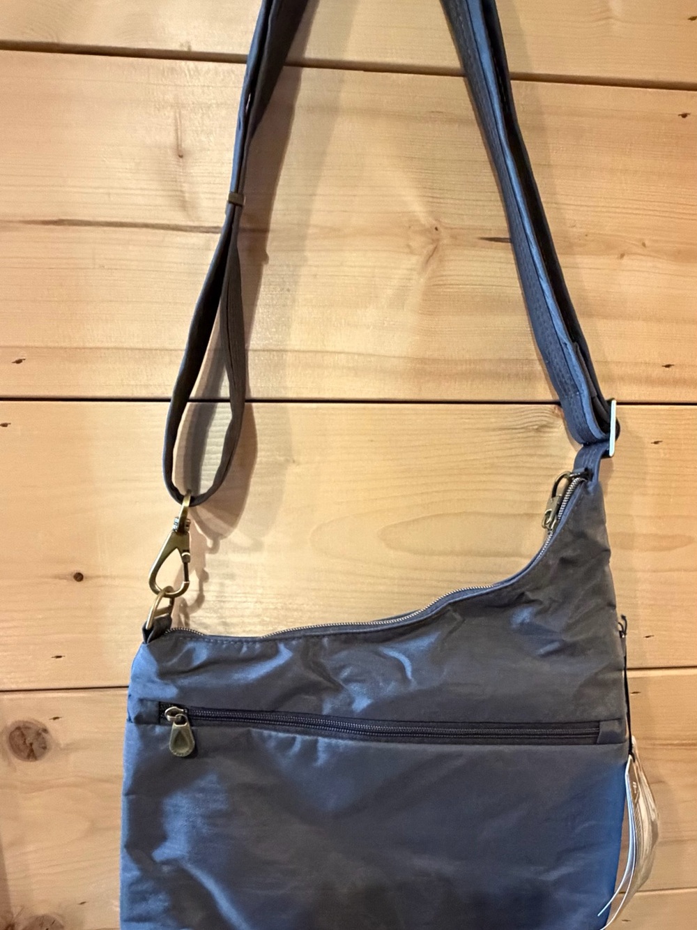 Travelon Anti-Theft Signature 3 Compartment Crossbody Bag - Picture 2 of 3